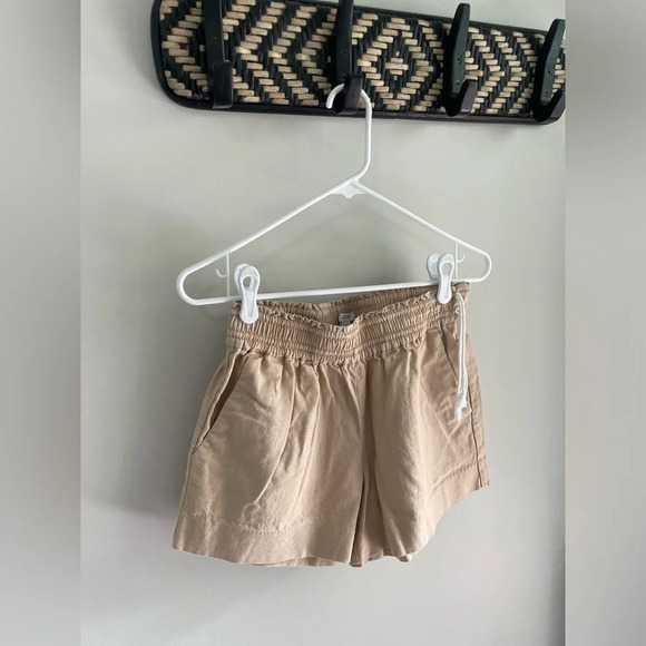 J. Crew - Cream Linen Blend Relaxed Scrunched Waist Shorts - Extra Small - EUC! - Picture 2 of 15